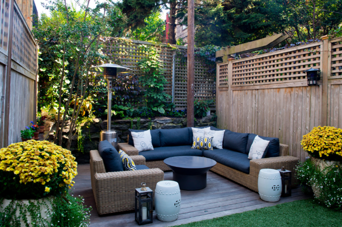 Creating a Cozy Outdoor Living Room